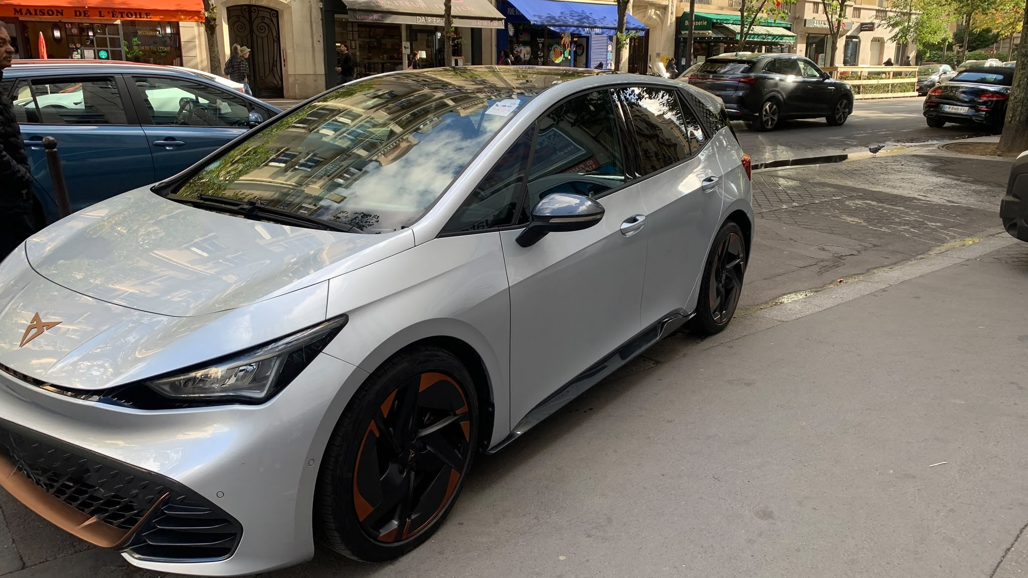 CUPRA Born Premium e-Boost 170kW (232ch) - 62kWh Batterie - TOIT PANO - 06/2023 - 53.884 Kms